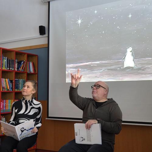 Schauspieler lesen Geschichte vor