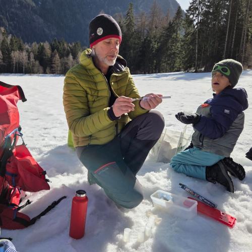 Wassertemperatur wird gemessen