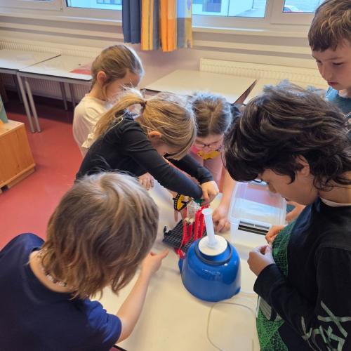 Kraftwerksbau im Team