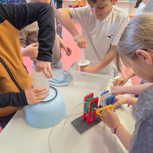 Kraftwerksbau im Team